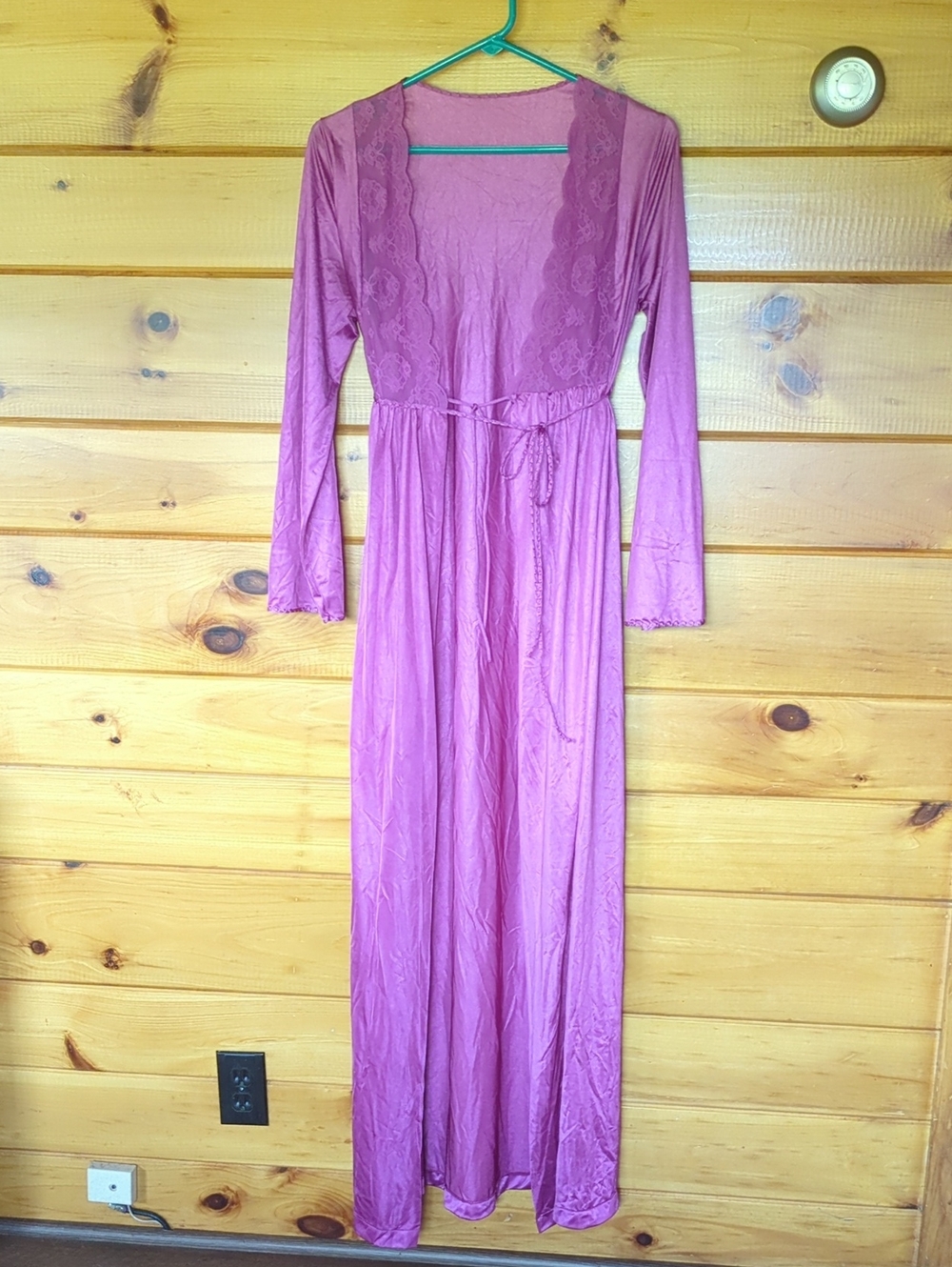 Vintage Gilead Long Lace-Trim Lilac Robe